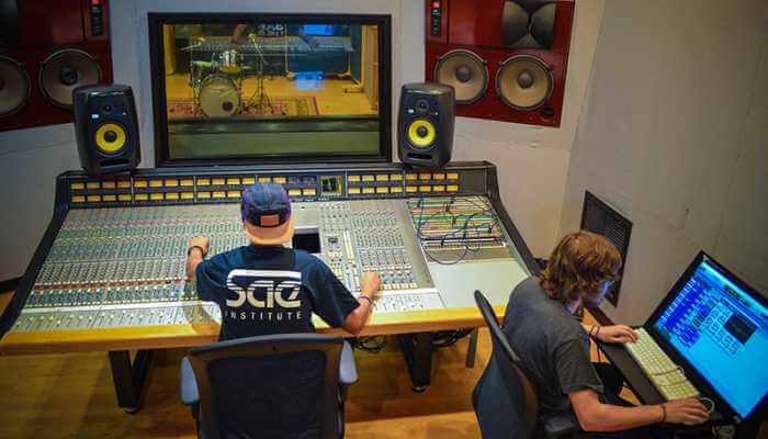 5 Benefits Of Earning An Audio Degree - SAE Institute USA